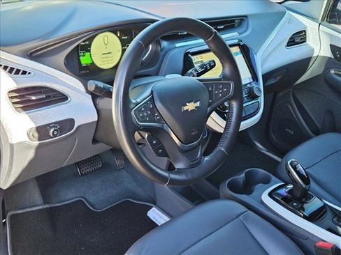 Used 2020 Chevrolet Bolt Premier w/ Infotainment Package image 10