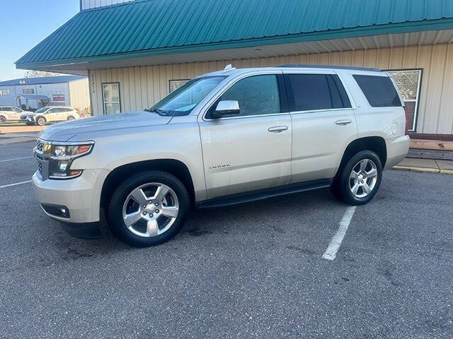 Used 2017 Chevrolet Tahoe LT RWD image 2