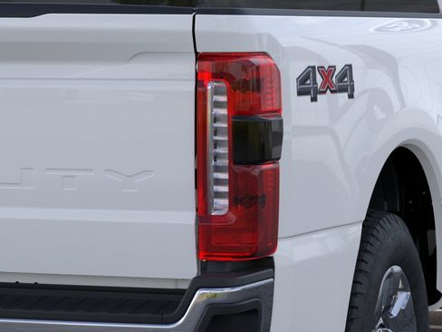 New 2026 Ford F250 Lariat w/ Chrome Package AWD/4WD image 21