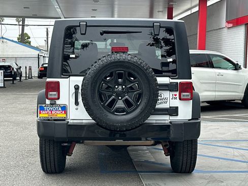 Used 2018 Jeep Wrangler Sport AWD/4WD image 5