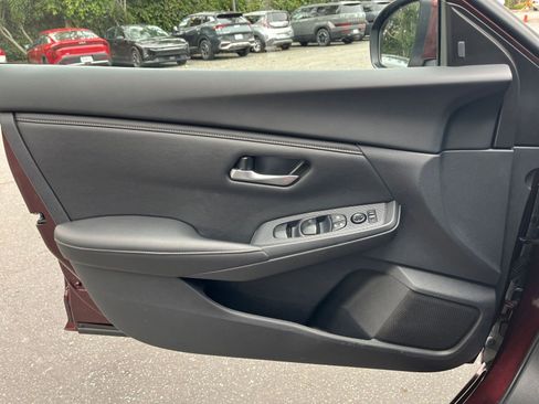 Used 2025 Nissan Sentra SV image 18