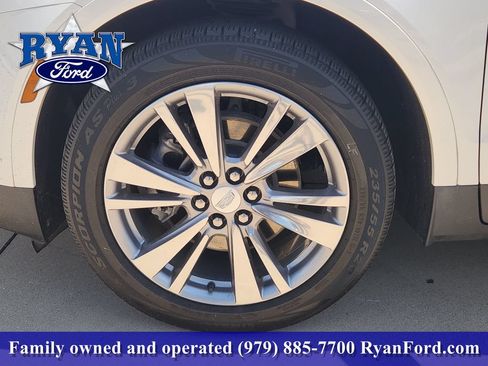 Used 2023 Cadillac XT5 Premium Luxury w/ Technology Package FWD image 7