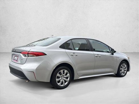 Used 2023 Toyota Corolla LE image 5