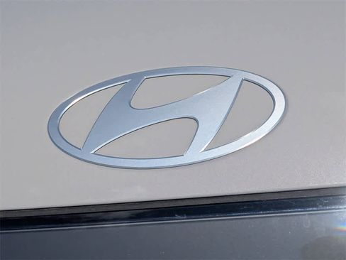 New 2026 Hyundai Ioniq 9 Limited image 12