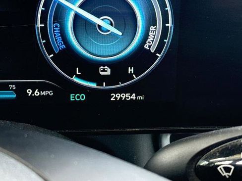 Used 2025 Hyundai Elantra Limited FWD image 36