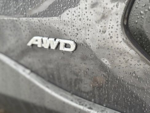 Used 2025 Toyota RAV4 XLE image 38