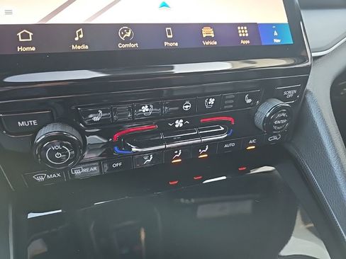 New 2025 Jeep Grand Cherokee Limited w/ Luxury Tech Group II image 63