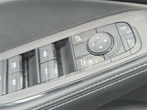 Certified 2024 Nissan Rogue SV image 32