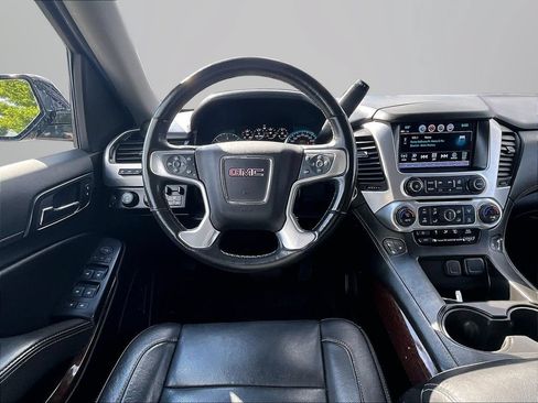 Used 2020 GMC Yukon SLT w/ Graphite Performance Edition AWD/4WD image 6