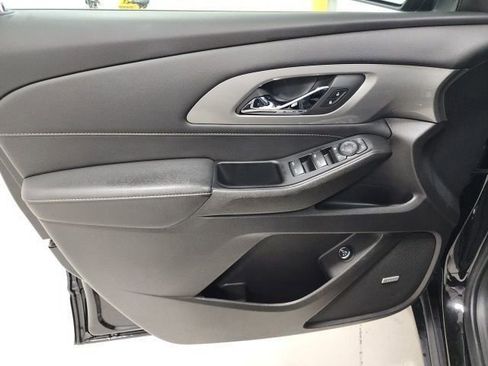Used 2023 Chevrolet Traverse LT w/ LT Premium Package AWD/4WD image 25