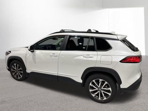 Certified 2023 Toyota Corolla Cross XLE w/ Convenience Package image 11