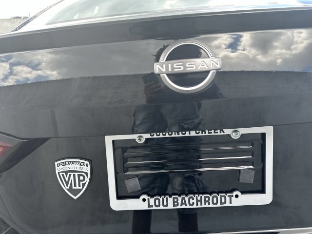 Used 2024 Nissan Altima 2.5 SV FWD image 13