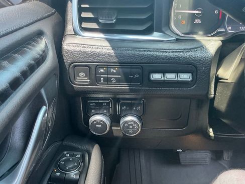 Used 2021 GMC Yukon XL Denali AWD/4WD image 28
