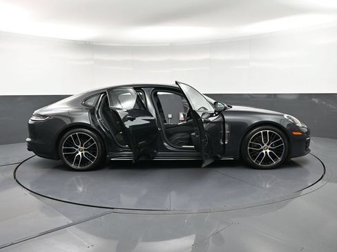 Used 2023 Porsche Panamera 4 Platinum Edition AWD/4WD image 36