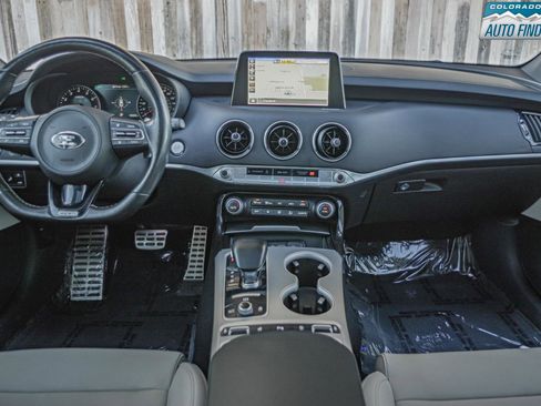Used 2018 Kia Stinger GT2 image 17
