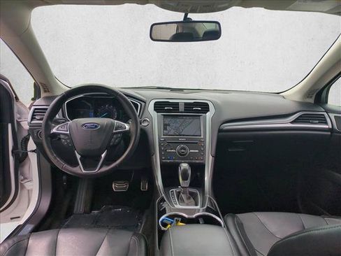 Used 2016 Ford Fusion Titanium FWD image 19