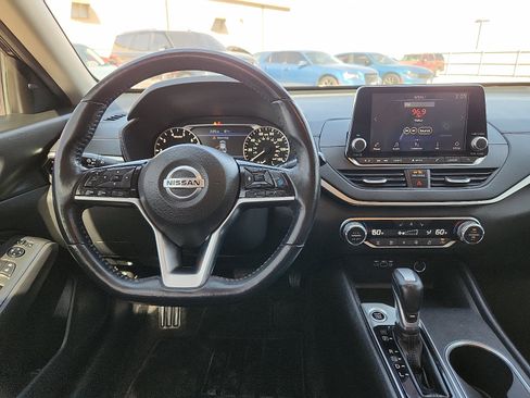 Used 2019 Nissan Altima 2.5 SV image 11