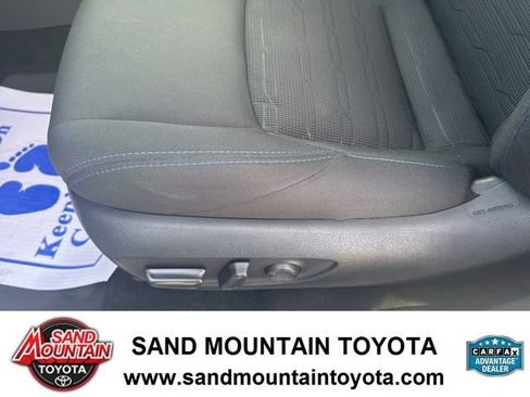 Used 2024 Toyota RAV4 SE image 18