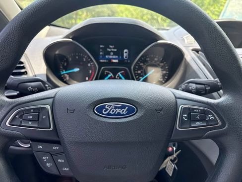Used 2018 Ford Escape SE FWD image 11