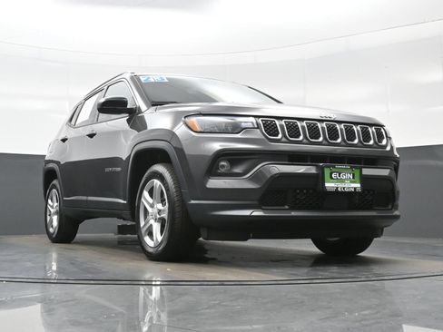 Used 2023 Jeep Compass Latitude w/ Convenience Group AWD/4WD image 35