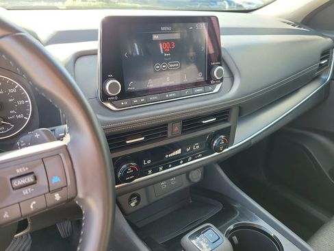 Used 2025 Nissan Rogue SV FWD image 23