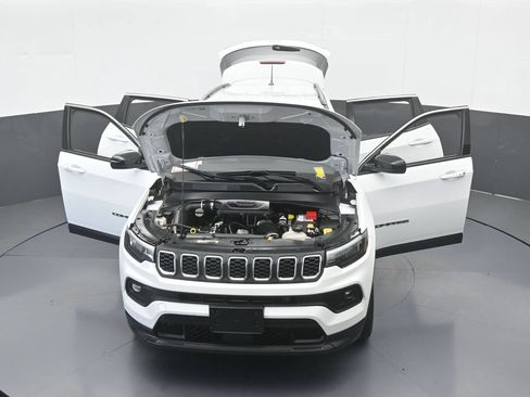 Used 2024 Jeep Compass Latitude AWD/4WD image 66
