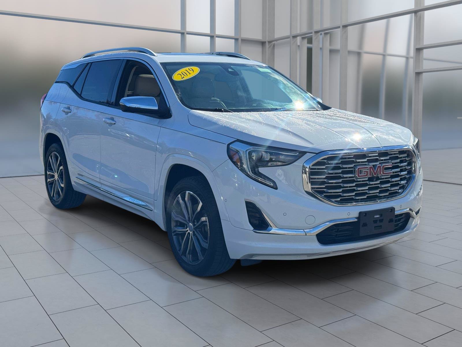 Used 2019 GMC Terrain Denali w/ Advanced Safety Package AWD/4WD image 2