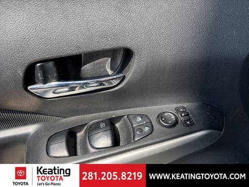 Used 2020 Nissan Kicks SV FWD image 9