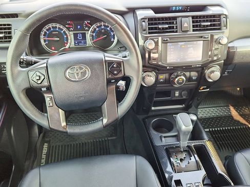 Used 2019 Toyota 4Runner TRD Off-Road Premium AWD/4WD image 11