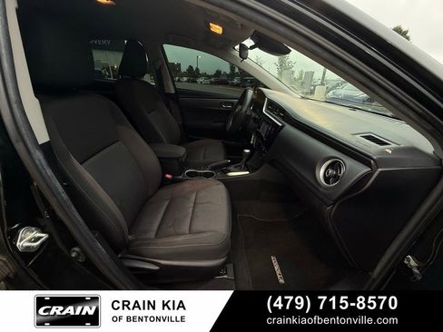 Used 2019 Toyota Corolla LE FWD image 28