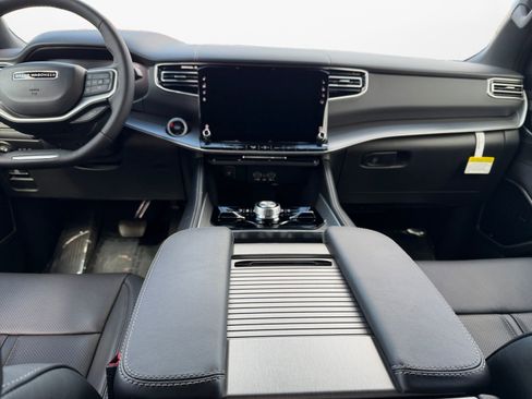New 2026 Jeep Grand Wagoneer L Limited AWD/4WD image 10