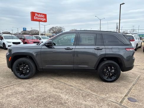 New 2026 Jeep Grand Cherokee Altitude AWD/4WD image 2