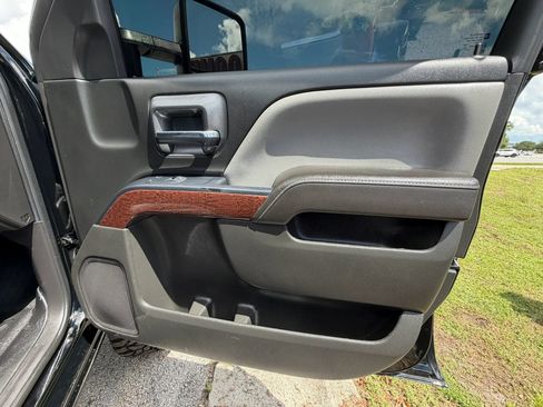 Used 2017 GMC Sierra 1500 SLE w/ SLE Value Package AWD/4WD image 38