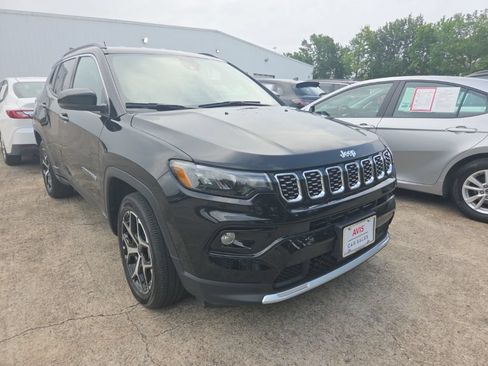 Used 2025 Jeep Compass Limited AWD/4WD image 3