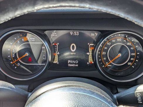 Used 2018 Jeep Wrangler Unlimited Sahara AWD/4WD image 12