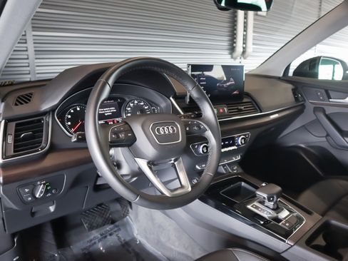 Used 2023 Audi Q5 2.0T Premium w/ Convenience Package AWD/4WD image 17