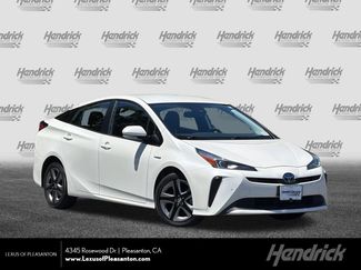 Used 2019 Toyota Prius XLE FWD video 1