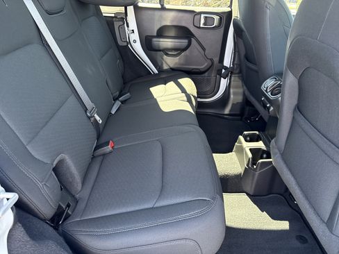 Used 2021 Jeep Wrangler Unlimited Sport AWD/4WD image 15