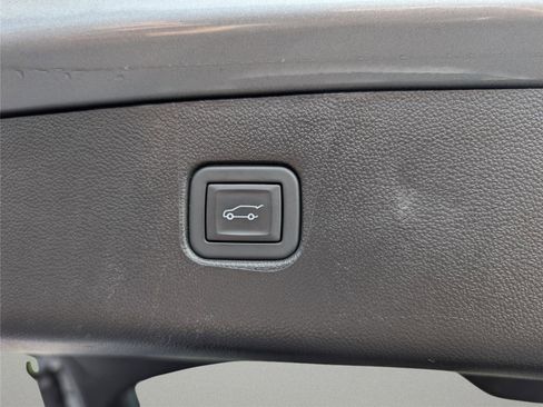 Used 2024 Chevrolet Blazer LT FWD image 31