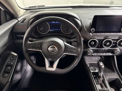 Used 2022 Nissan Sentra SR w/ SR Premium Package FWD image 23