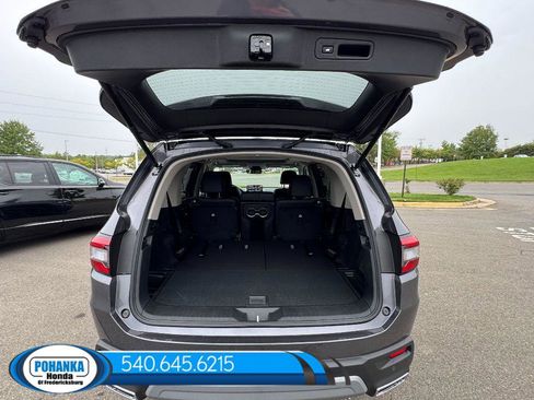 New 2025 Honda Pilot Touring image 8
