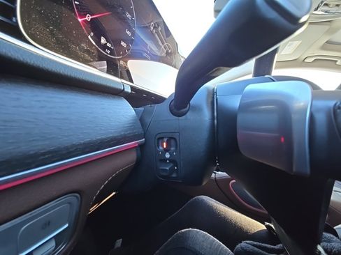 Used 2024 Mercedes-Benz GLE 350 4MATIC image 11