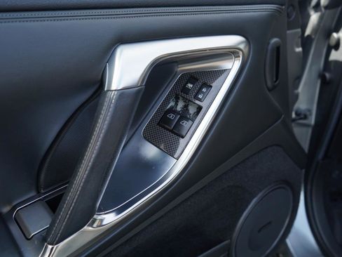 Used 2010 Nissan GT-R Premium image 17