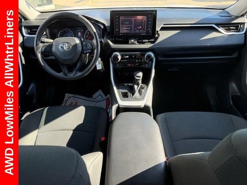 Used 2022 Toyota RAV4 LE AWD/4WD image 13