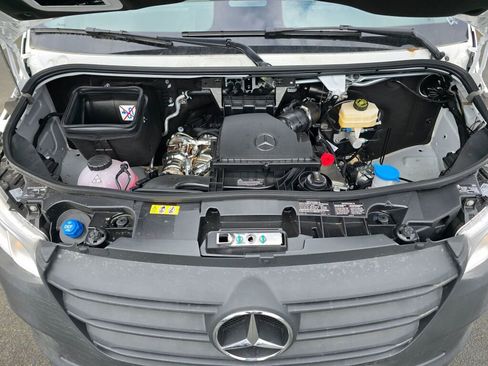 New 2025 Mercedes-Benz Sprinter 2500 image 9