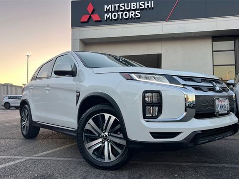 Used 2020 Mitsubishi Outlander Sport ES image 2