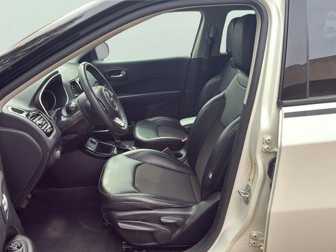 Used 2021 Jeep Compass Latitude FWD image 36