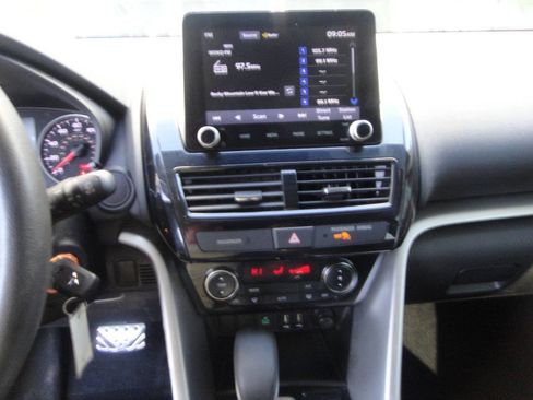 Used 2022 Mitsubishi Eclipse Cross LE AWD/4WD image 8