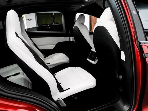 Used 2023 Tesla Model X image 46