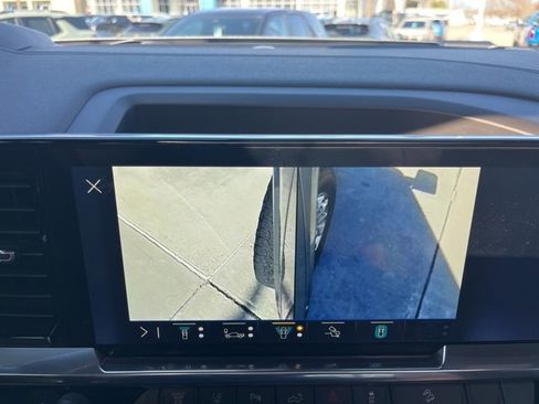 Used 2024 Chevrolet Silverado 2500 LTZ w/ LTZ Premium Package image 31